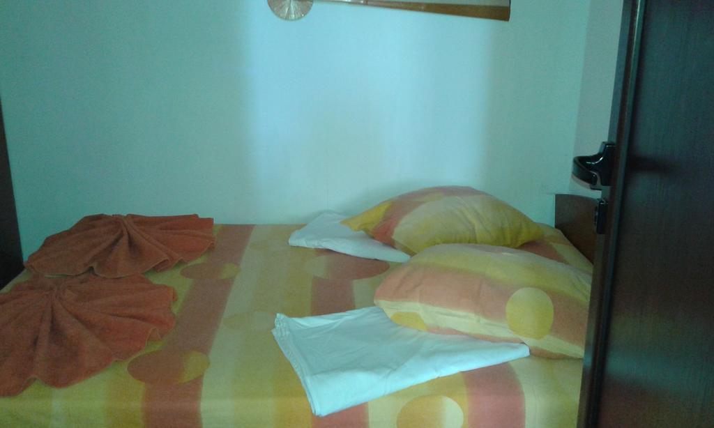 Zora Guest House Primorsko Oda fotoğraf