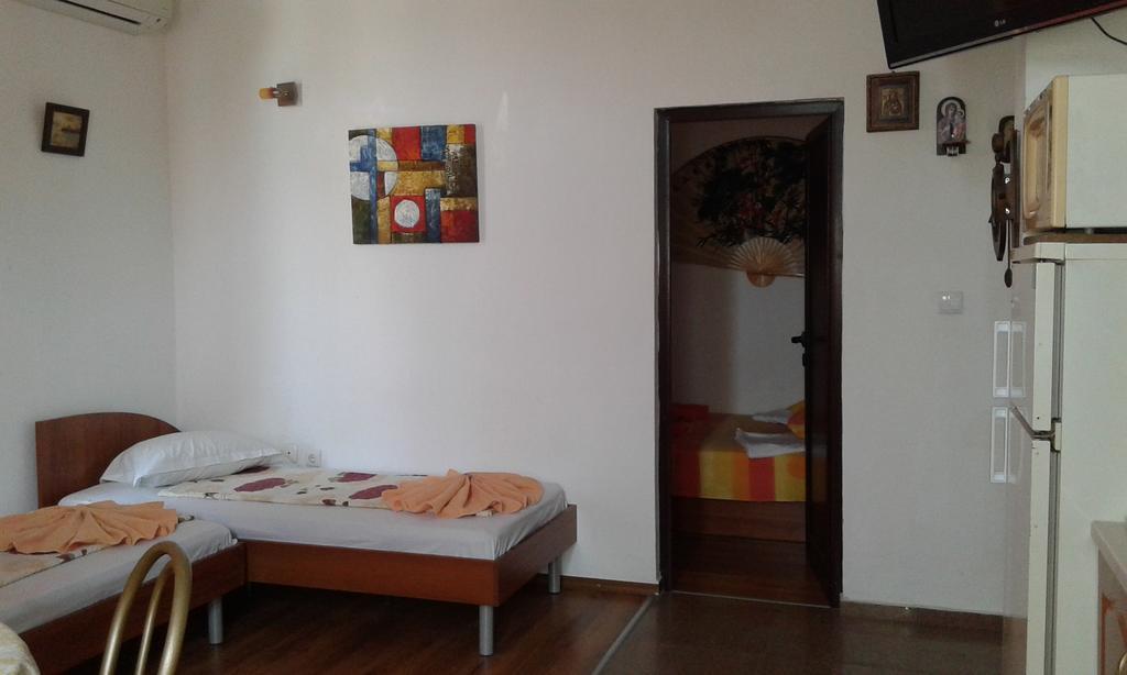 Zora Guest House Primorsko Oda fotoğraf