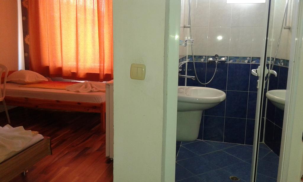 Zora Guest House Primorsko Oda fotoğraf