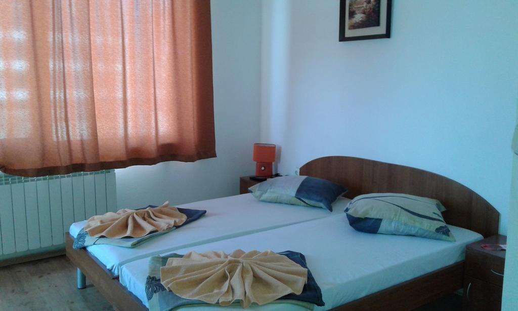 Zora Guest House Primorsko Oda fotoğraf