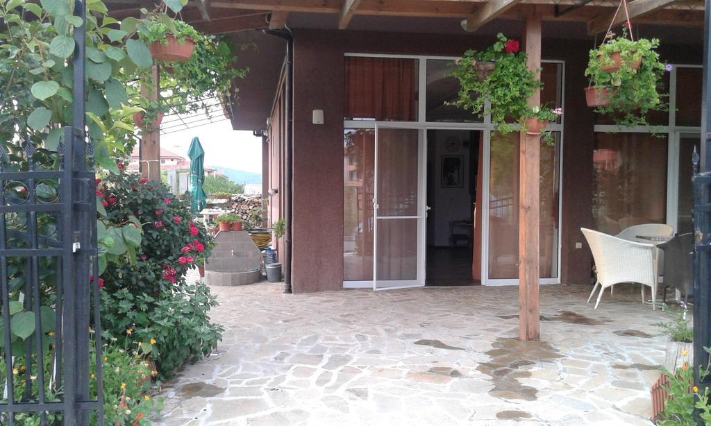 Zora Guest House Primorsko Dış mekan fotoğraf