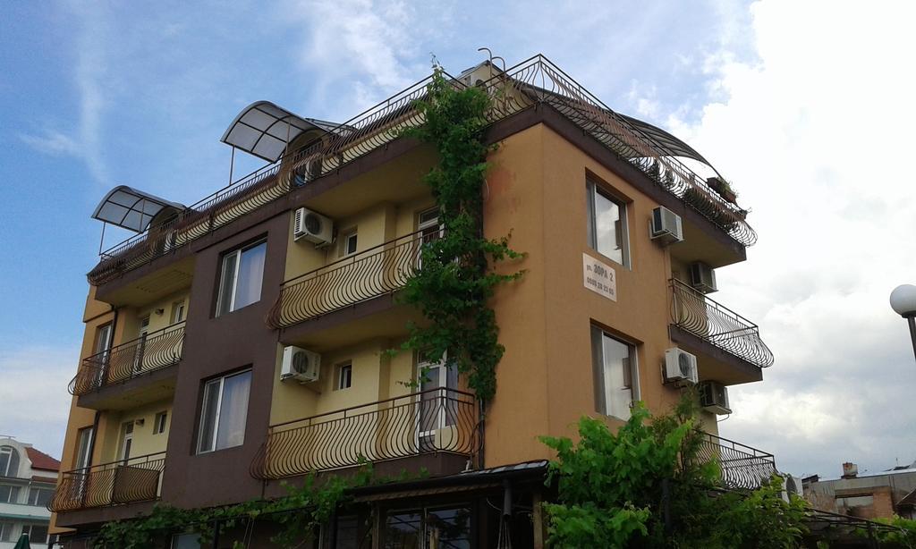 Zora Guest House Primorsko Oda fotoğraf