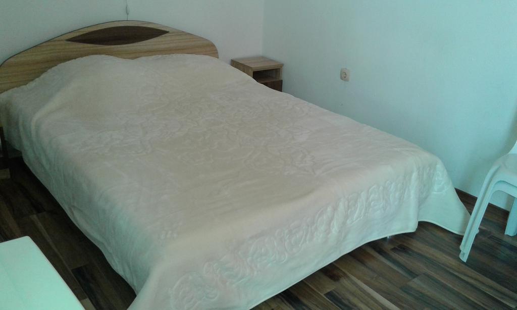 Zora Guest House Primorsko Oda fotoğraf
