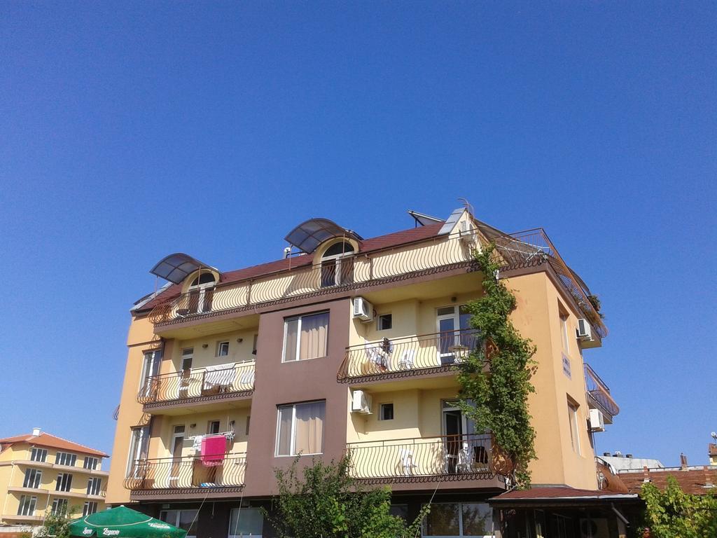 Zora Guest House Primorsko Dış mekan fotoğraf