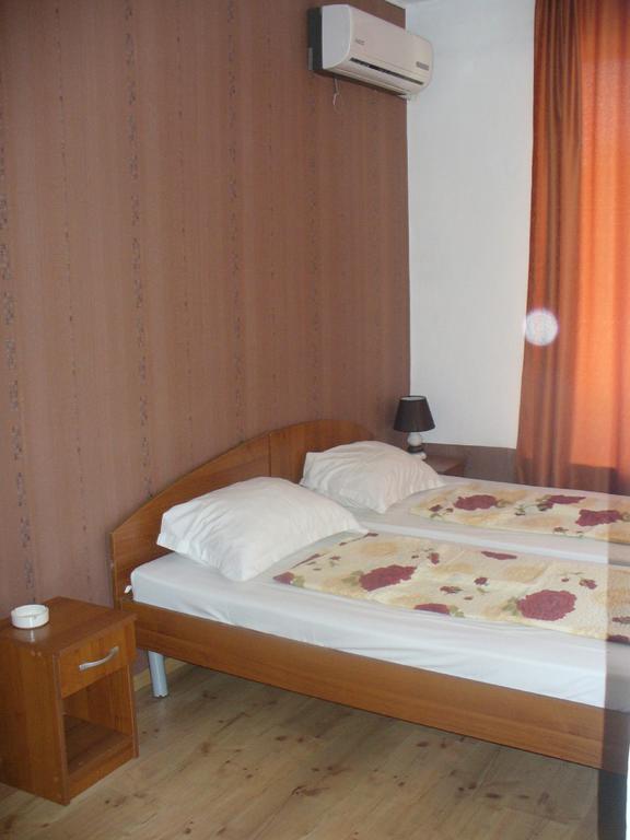 Zora Guest House Primorsko Dış mekan fotoğraf