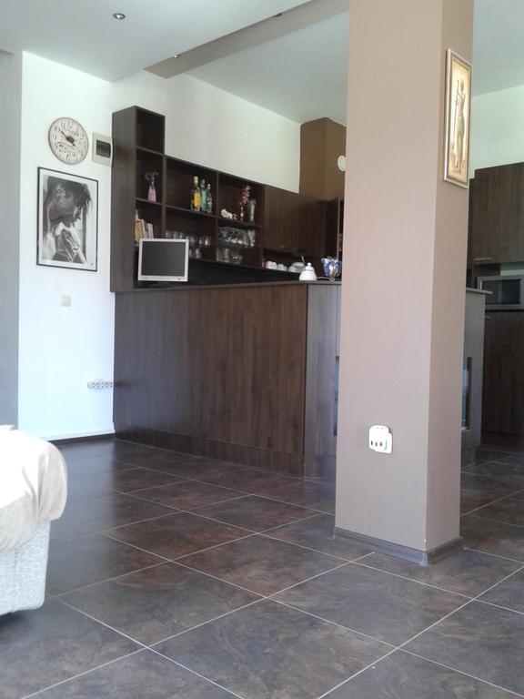 Zora Guest House Primorsko Dış mekan fotoğraf
